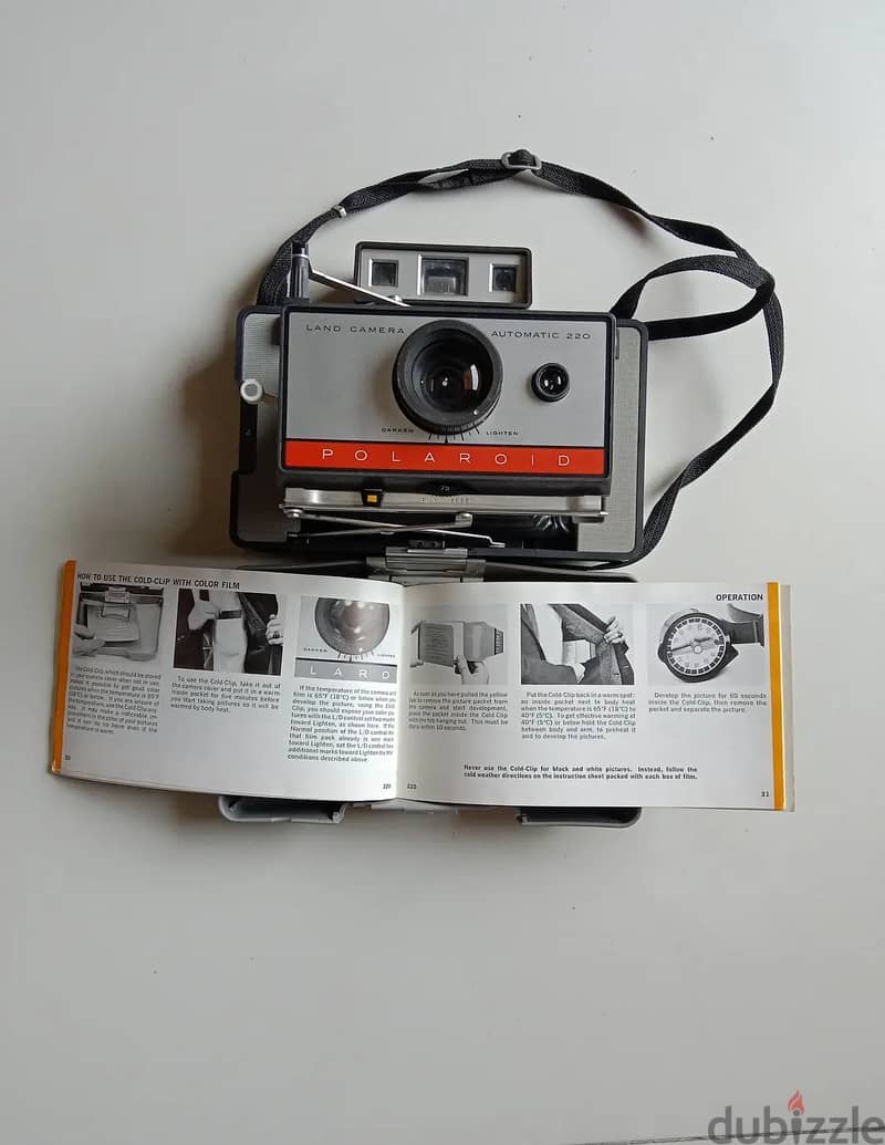 Polaroid 220 with manual book 0