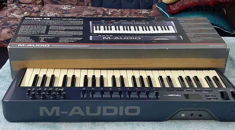 M-AUDIO MIDI KEYBOARD AUDIO STUDIO OXYGEN 49KEY FOR SALE 1