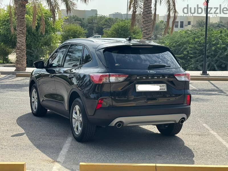 Ford Escape 2022 black 5