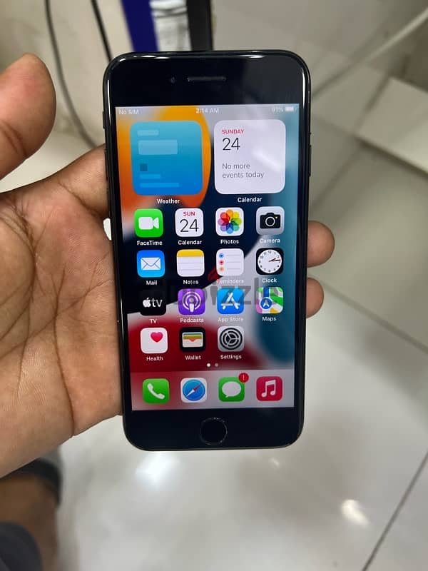 iPhone 7 -128GB finger print everything ok good and clean condition 1