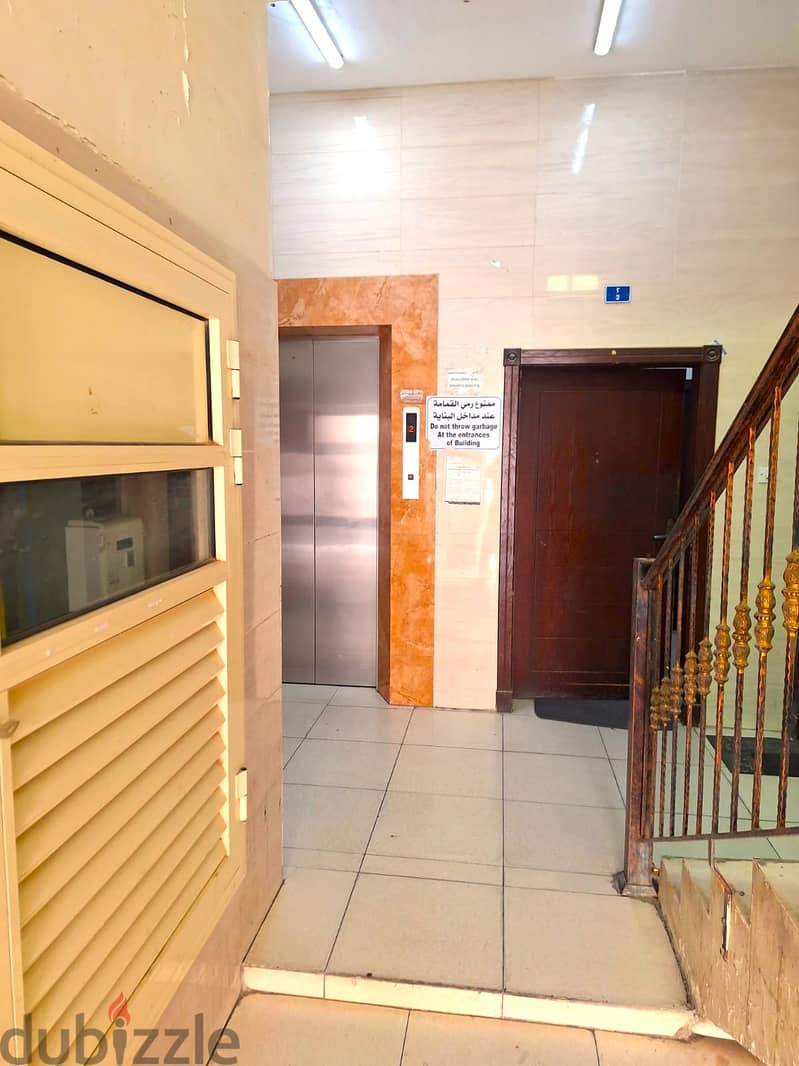 EXCLUSIVE PRICE 2 BHK In West Riffa Near Macromart 150 6