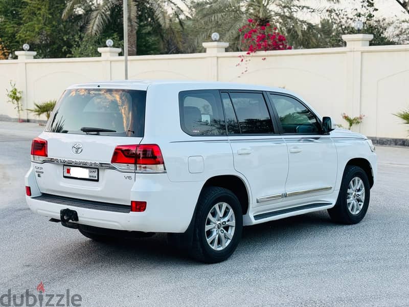 Toyota Land Cruiser V6 2020 4