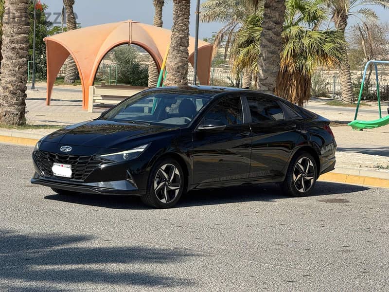 Hyundai Elantra 2022 black 1