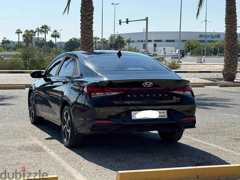 Hyundai Elantra 2022 black 6