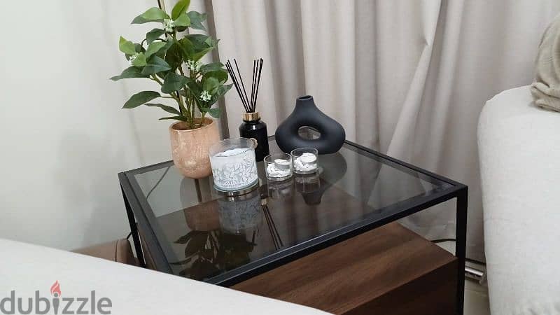 slightly used coffee able, end tables ,tv unit a stunning set 3