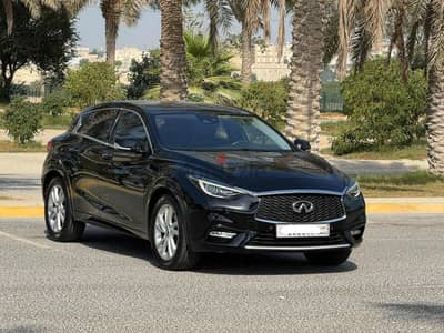 Infiniti Q30 2017 black