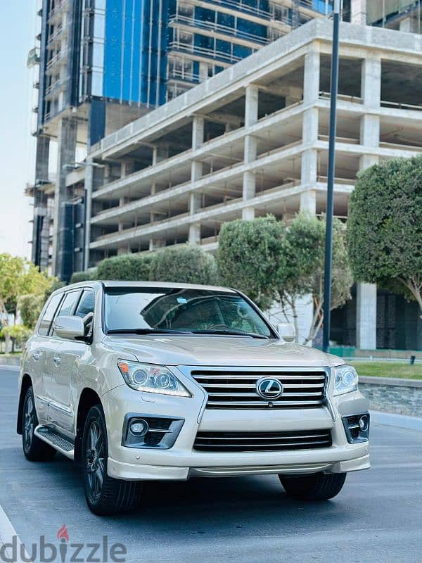 Lexus LX-570.2013 year. 7 seater 4 wheel drive Jeep 4