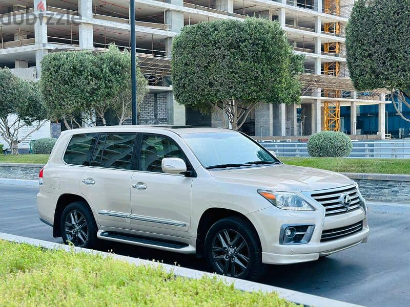 Lexus LX-570.2013 year. 7 seater 4 wheel drive Jeep 6