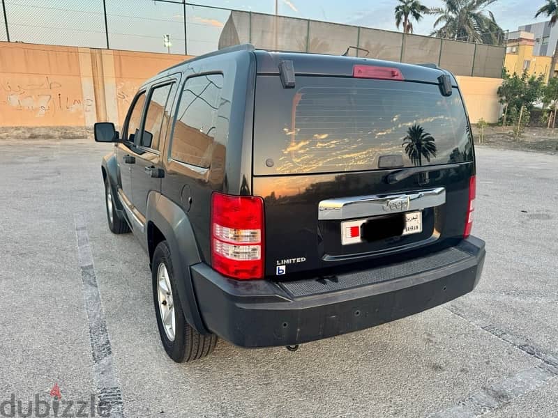 Jeep Cherokee 2010 Limited 3