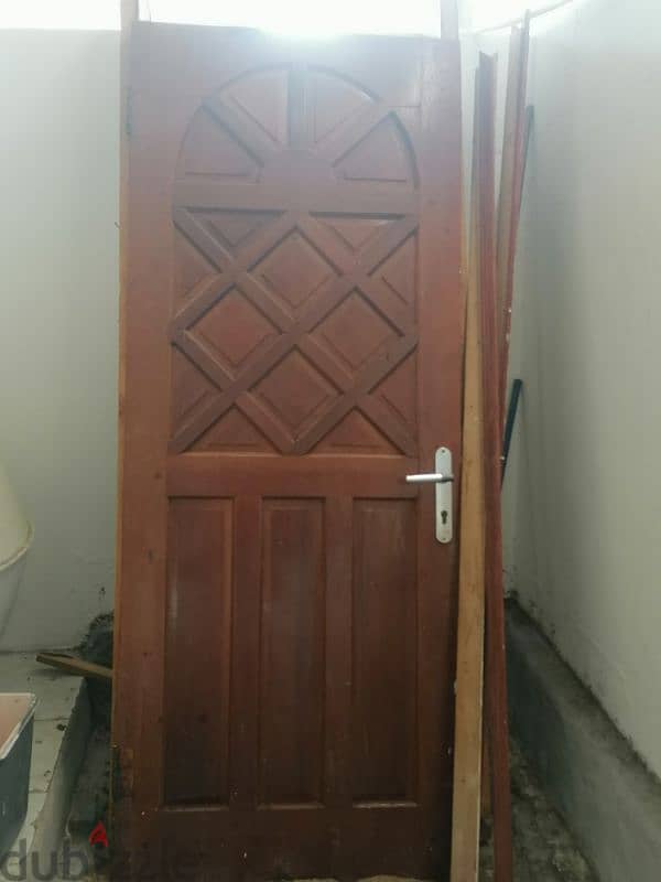 wooden door good condition 0