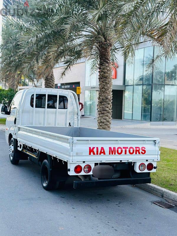 Kia K4000G Pick Up  Cargo Truck 6 wheels. 2017 Model. single owner used 3