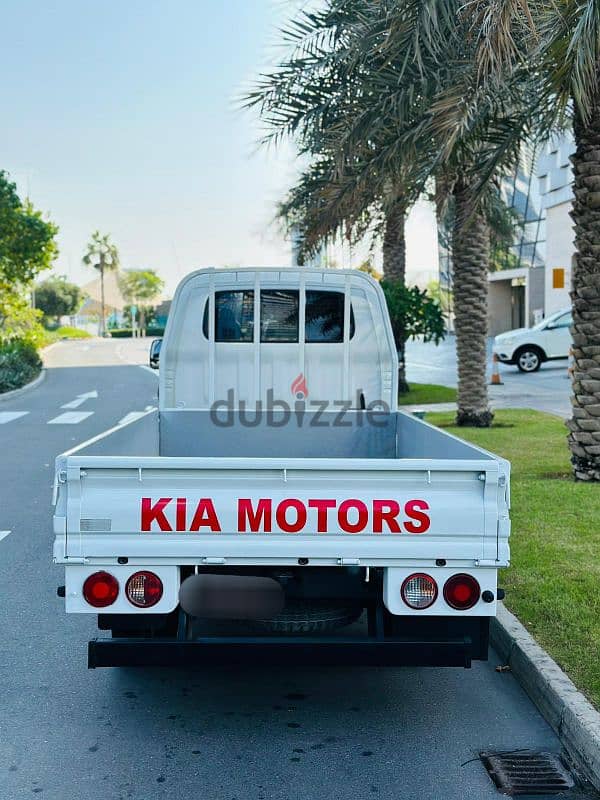 Kia K4000G Pick Up  Cargo Truck 6 wheels. 2017 Model. single owner used 4