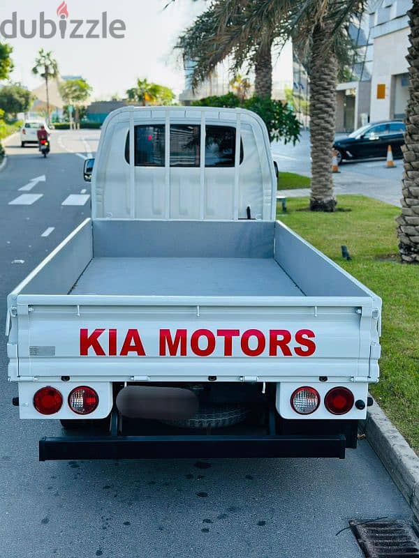 Kia K4000G Pick Up  Cargo Truck 6 wheels. 2017 Model. single owner used 7