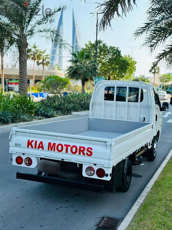 Kia K4000G Pick Up  Cargo Truck 6 wheels. 2017 Model. single owner used 14