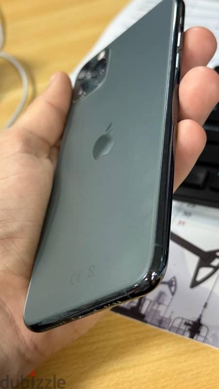 iphone 11 pro max 64 gb as good as new 3