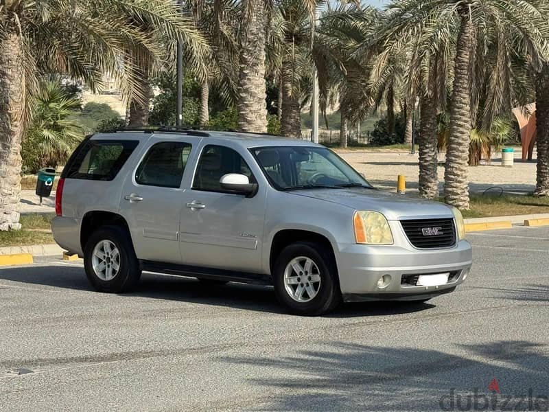 GMC Yukon 2010 silver 0