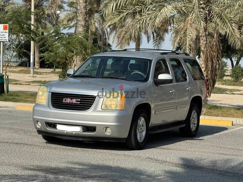 GMC Yukon 2010 silver 1