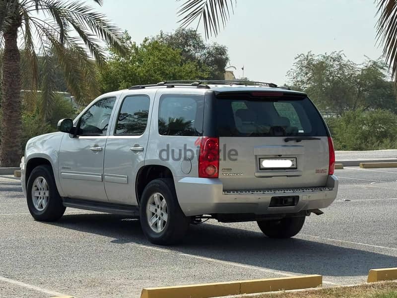 GMC Yukon 2010 silver 6