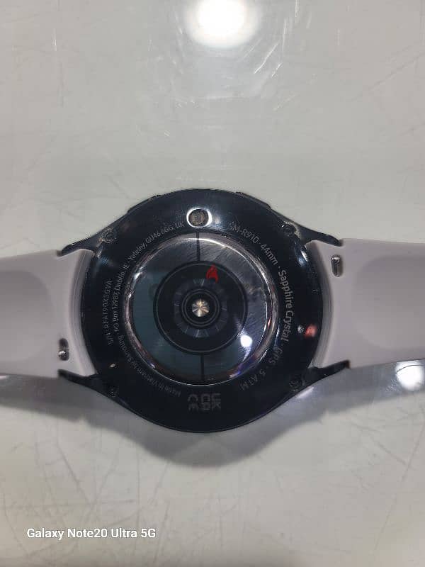 Samsung Watch 5 44mm good condition With box and charger 2