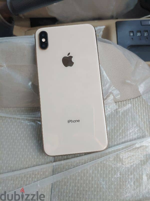 xs max in excellent condition, 64 GB, without scratches or damage. 0