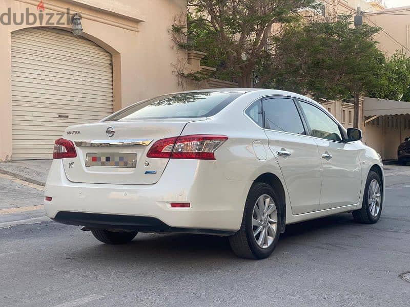 Nissan Sentra 2018 4