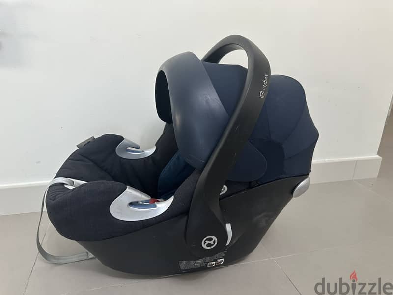 Car seat CYBEX Aton Q plus 1