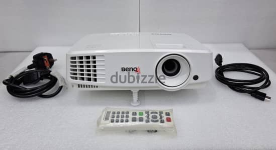 BENQ DLP 3D Projector Full HD with Remote & Cables Good Working 59/-BD