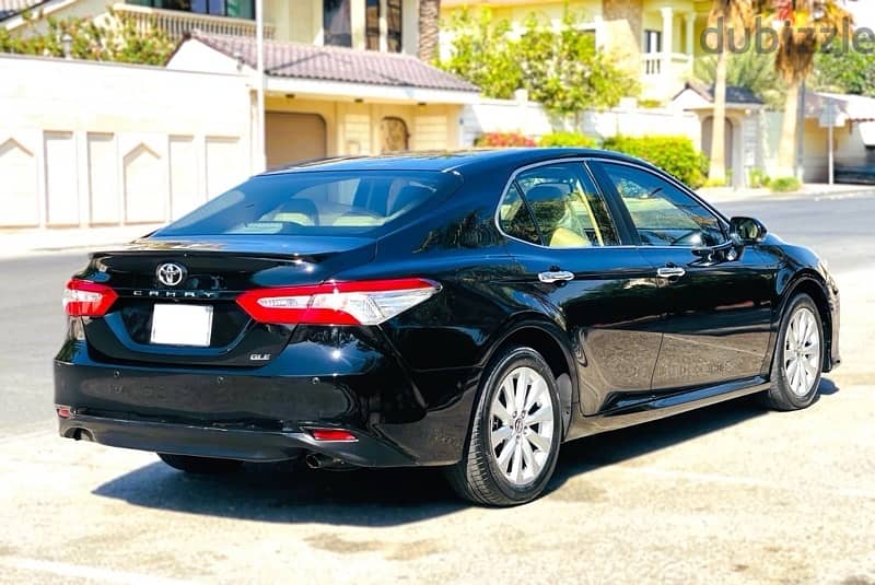 Toyota Camry Gle 2018 Model/Single owner/For sale 5