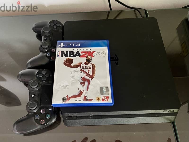 play station 4 slim - 2 controllers 1 Disc NBA 0