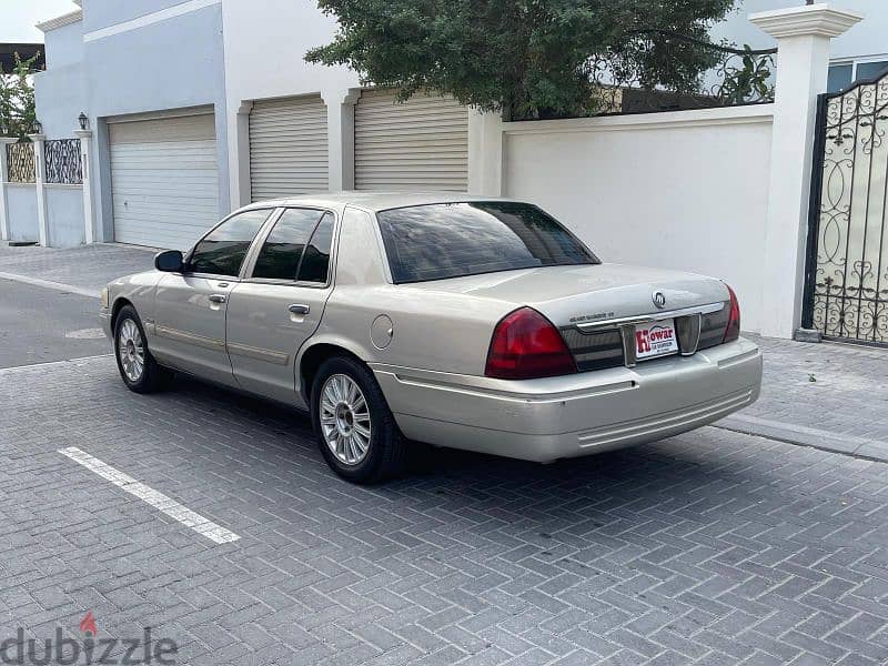 2011 model Mercury Grand Marquis 4