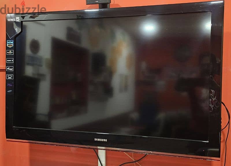 SAMSUNG 46" LCD TV 1