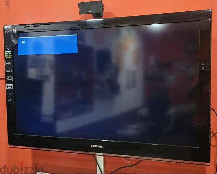 SAMSUNG 46" LCD TV 3