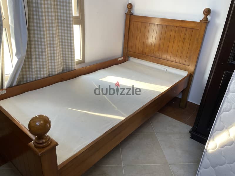 Single cot pure wooden cot with new mattress 2