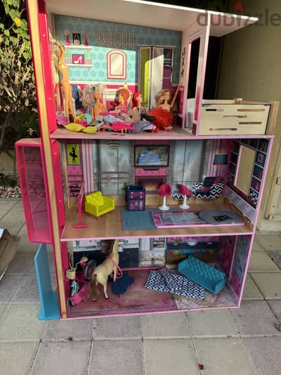 Barbie doll house