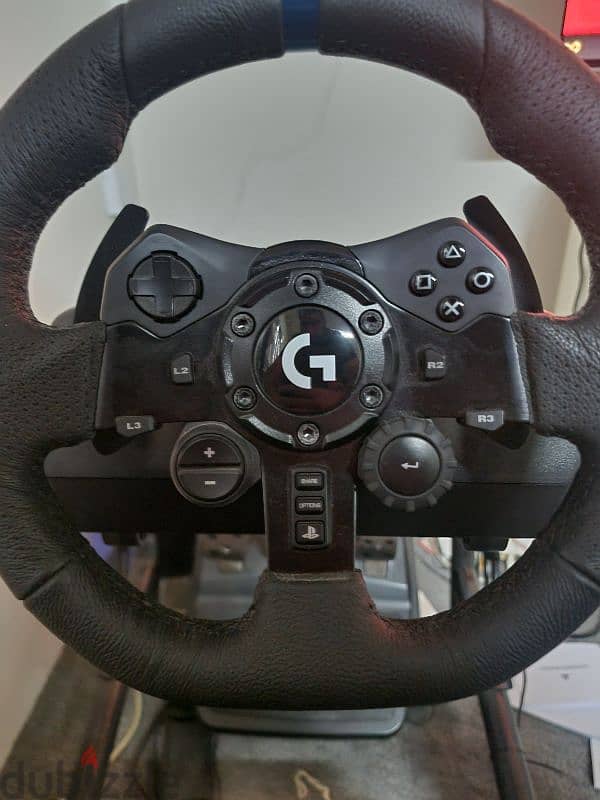 Steering wheel G923 with racing seat 1