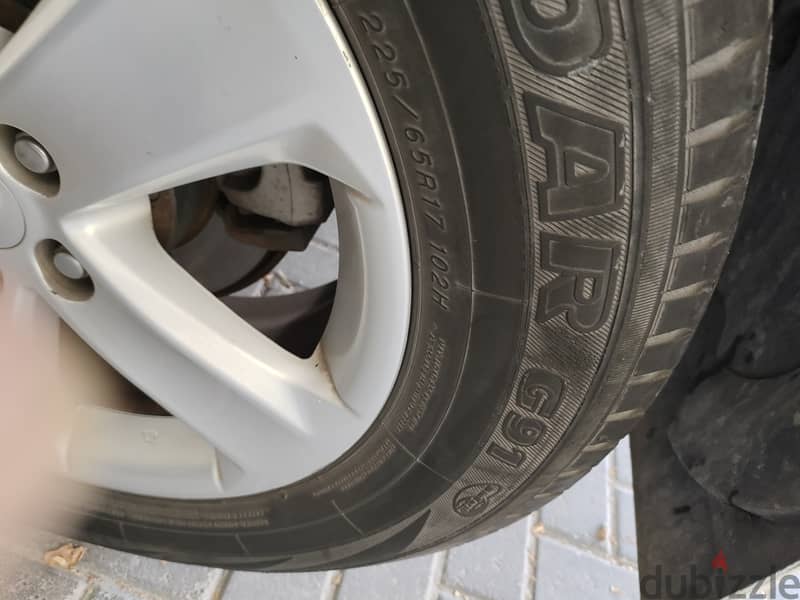 15 bd Land cruiser used tyre for sale call 3948550 1