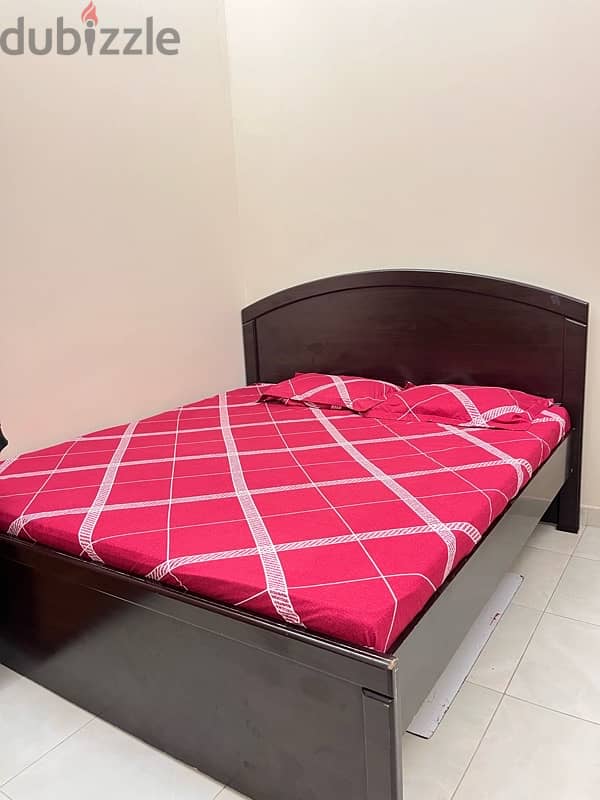 king size bed with mattress for sale (190 × 190) 1