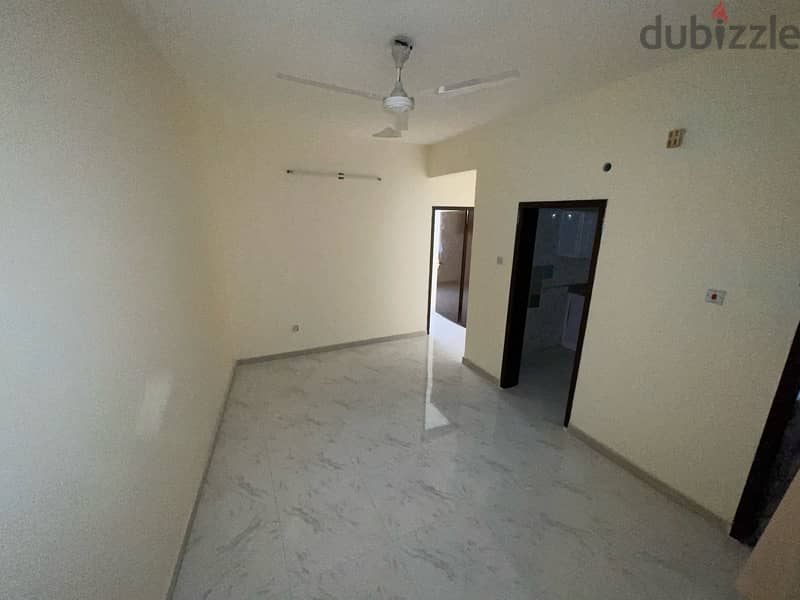 2 bedroom for rent hoora 0