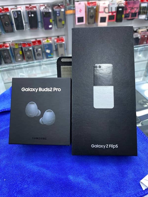 Galaxy Z Flip 5 and Galaxy Buds2 pro brand new 0