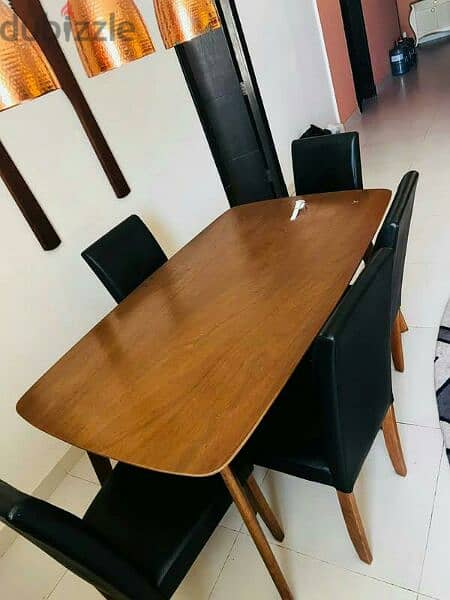 furniture Table and four chairs 0