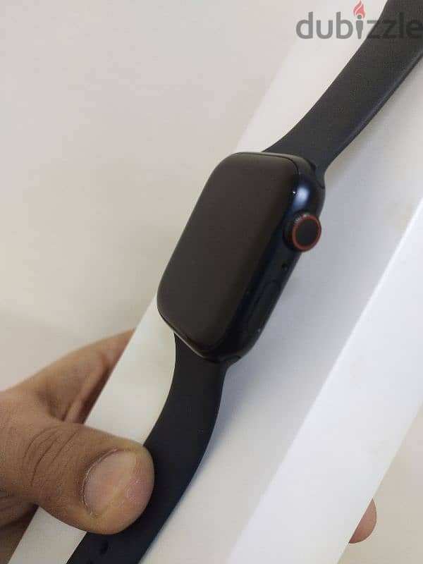 Apple Watch Series 8 (45mm) - Cellular + GPS 1