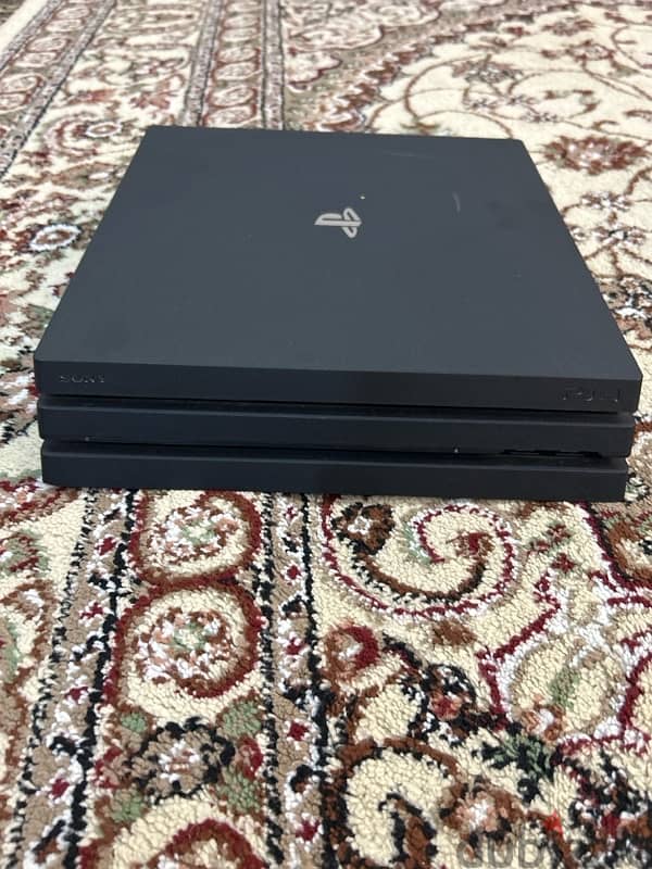 PlayStation 4 pro 0