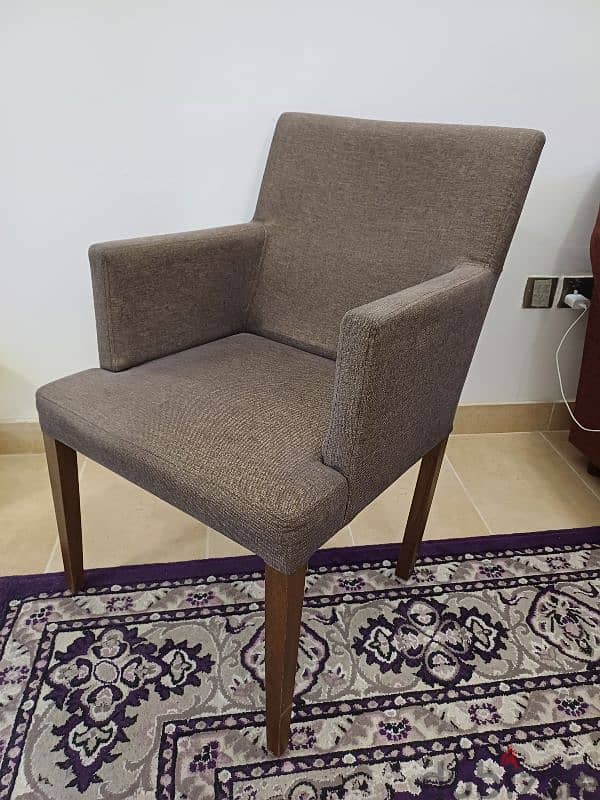 chair in good condition only one  8 BD pickup juffair  call 0