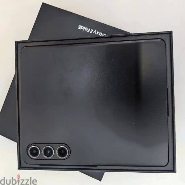 Samsung Galaxy fold 5 new condition box with accessories with warranty 0