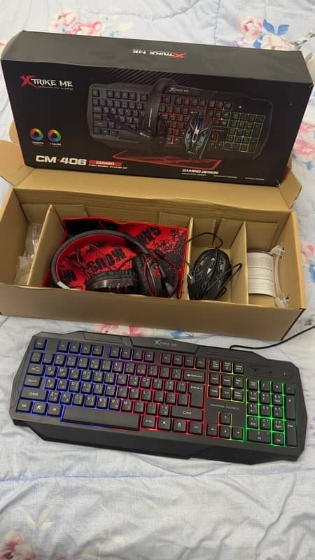 Gaming keyboard combo 4 in 1 English and Arabic + Meetion cooler pad 8