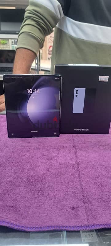 Samsung galaxy fold 5.256gb internal memory 12 RAM 0