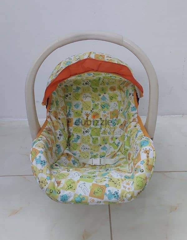 2 Lory Baby Seats 1