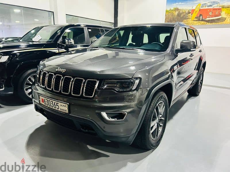 Jeep Grand Cherokee Laredo 2018 52000 km V6 3.6L Agent maintained 1