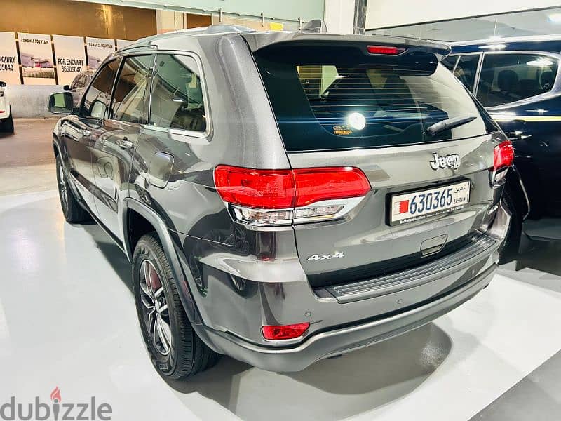 Jeep Grand Cherokee Laredo 2018 52000 km V6 3.6L Agent maintained 2