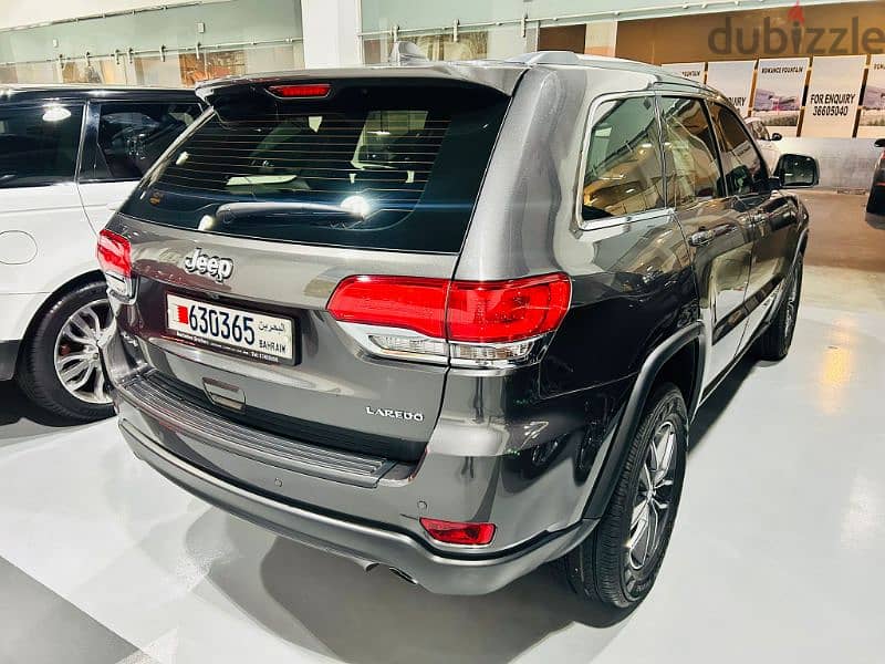 Jeep Grand Cherokee Laredo 2018 52000 km V6 3.6L Agent maintained 3